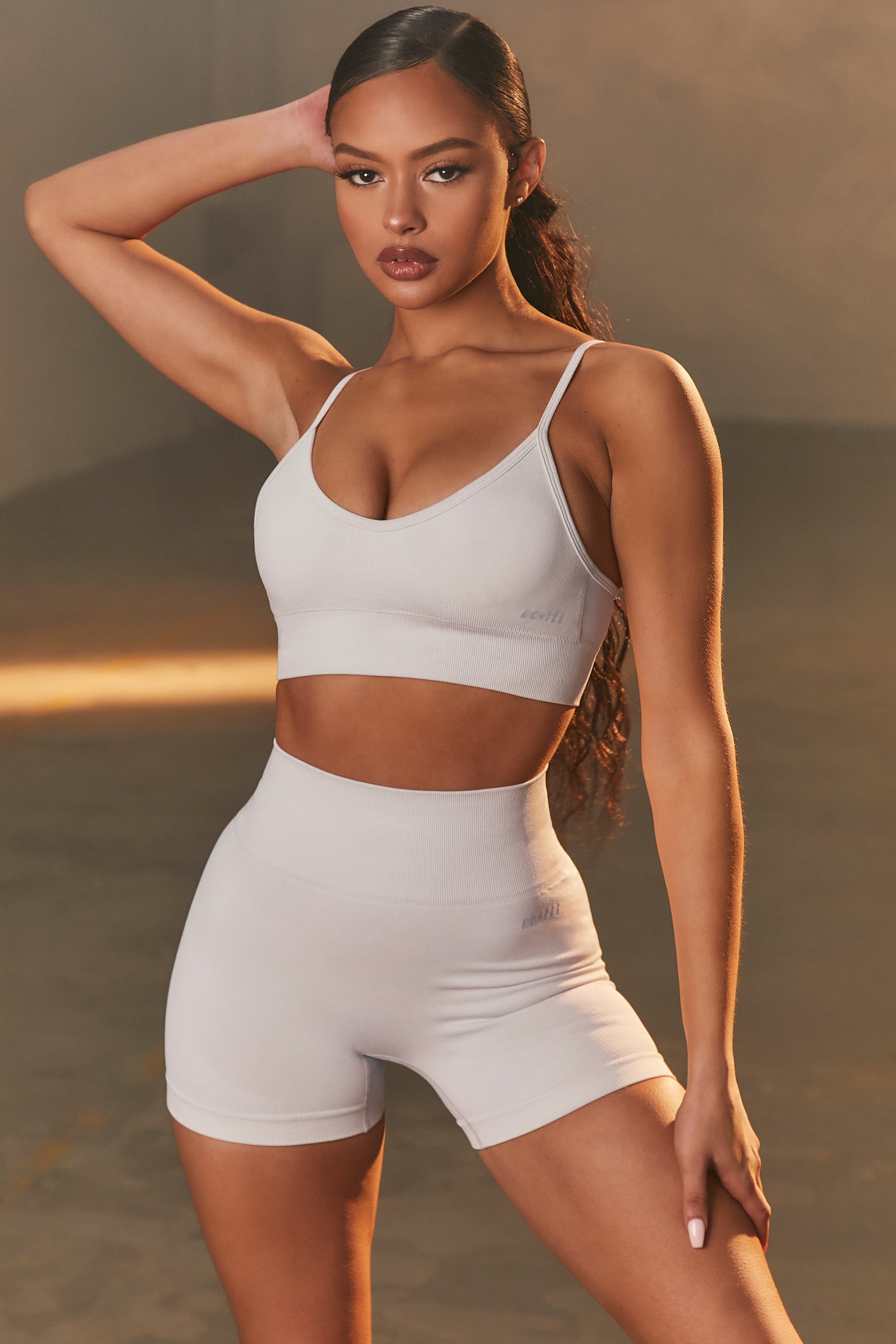 Empower Seamless V Neck Sports Bra in Pale Grey