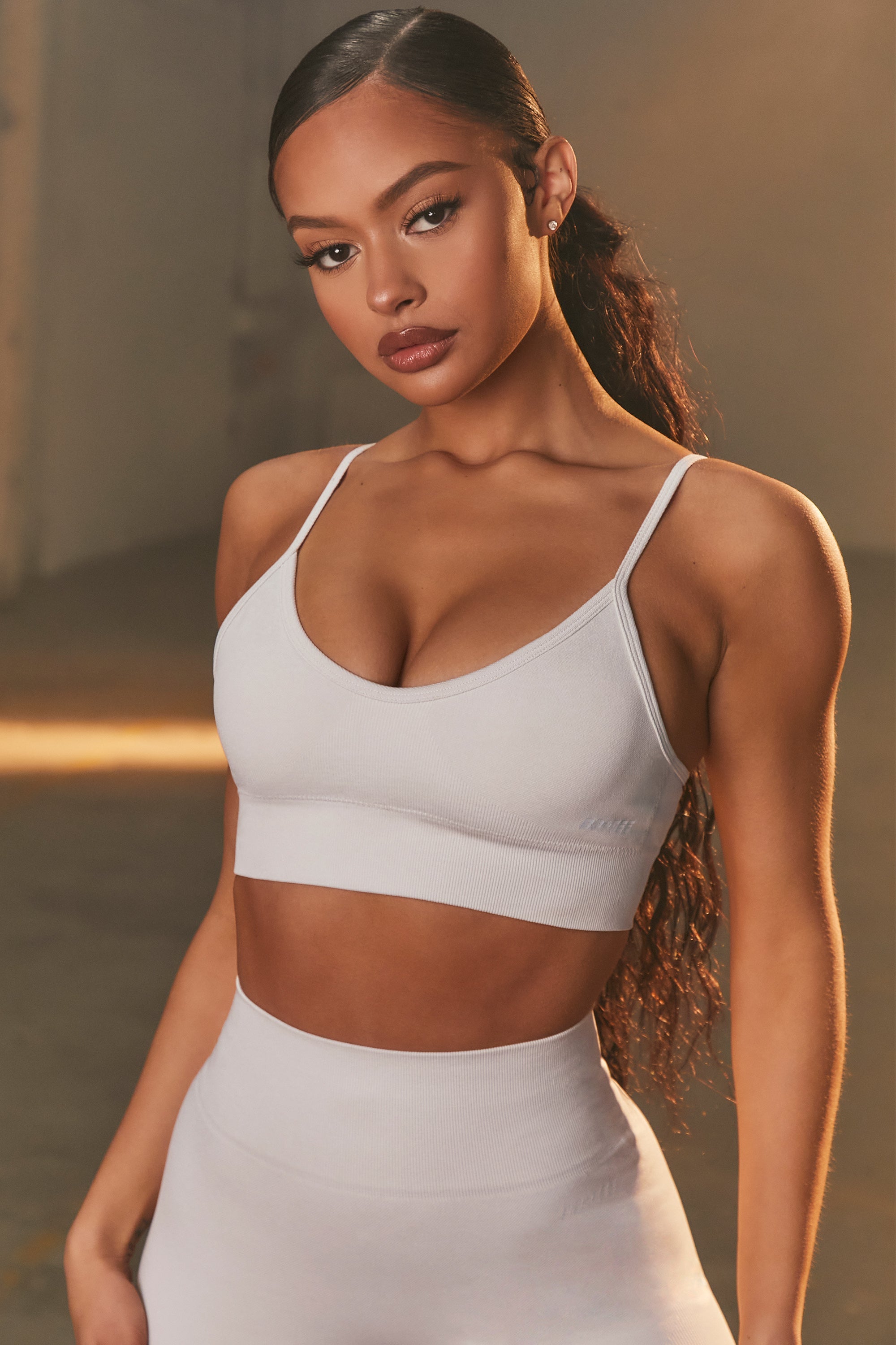 Empower Seamless V Neck Sports Bra in Pale Grey