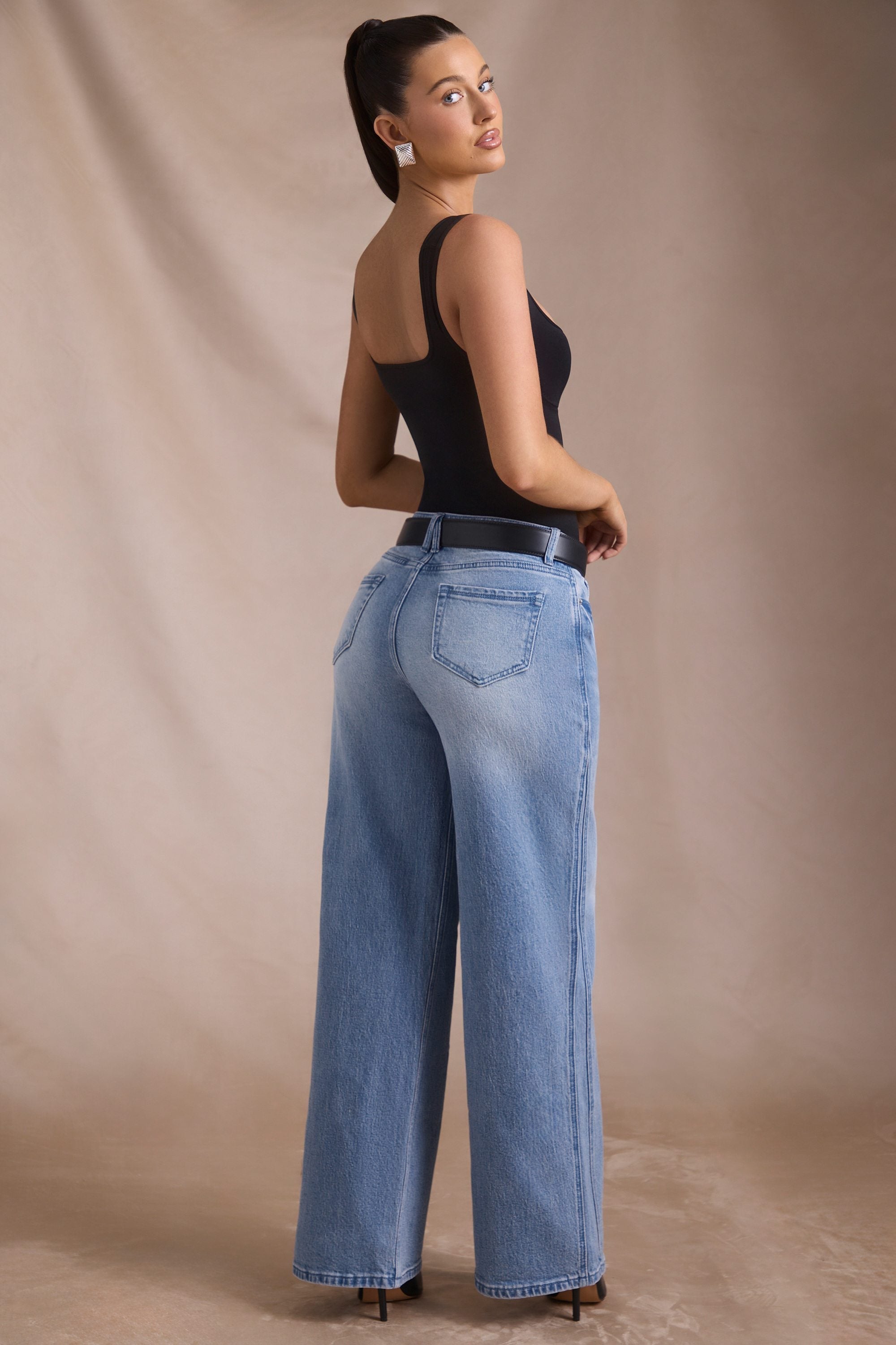 Low-Rise Wide-Leg Jeans in Vintage Wash