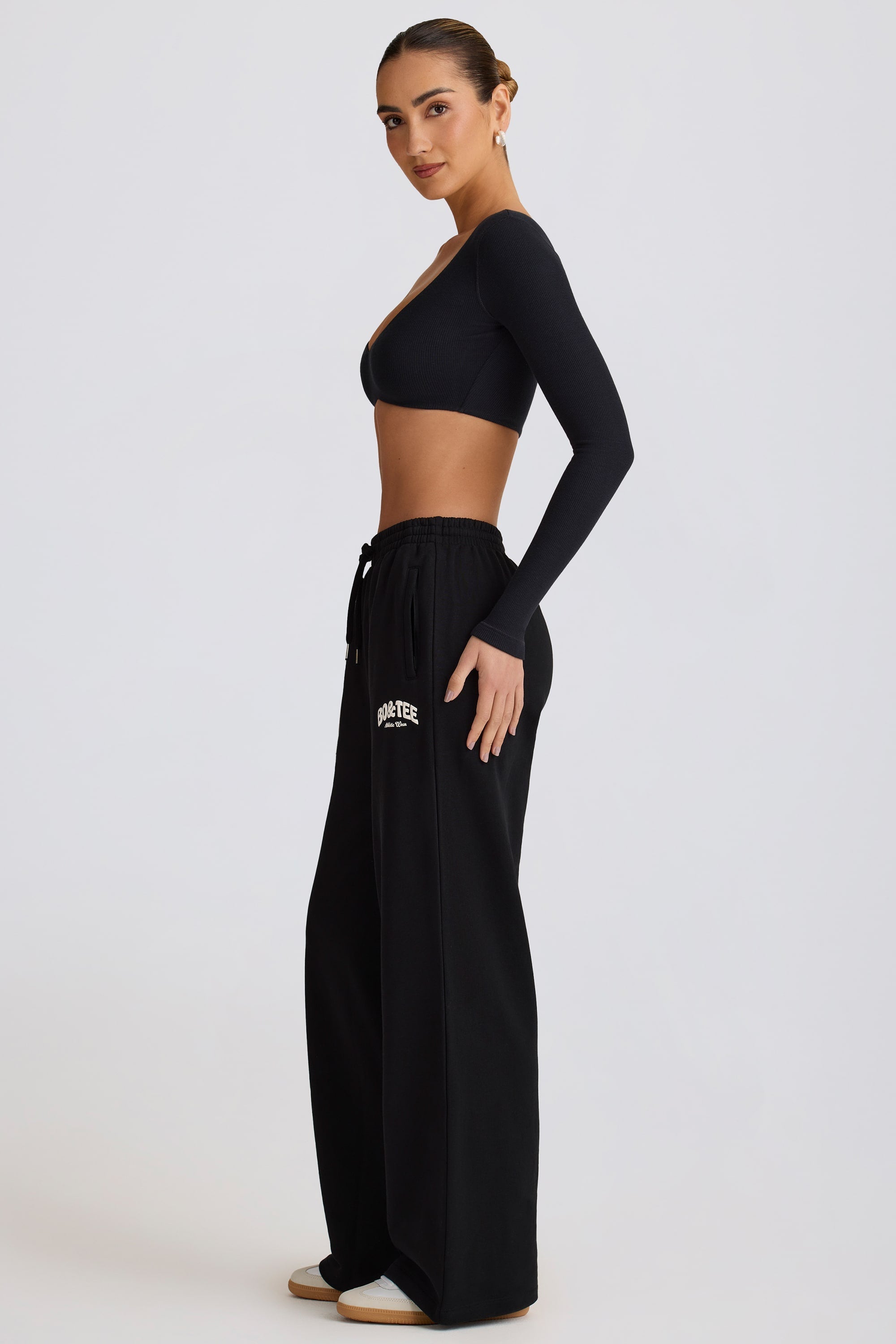 Mid-Rise Wide-Leg Joggers in Black