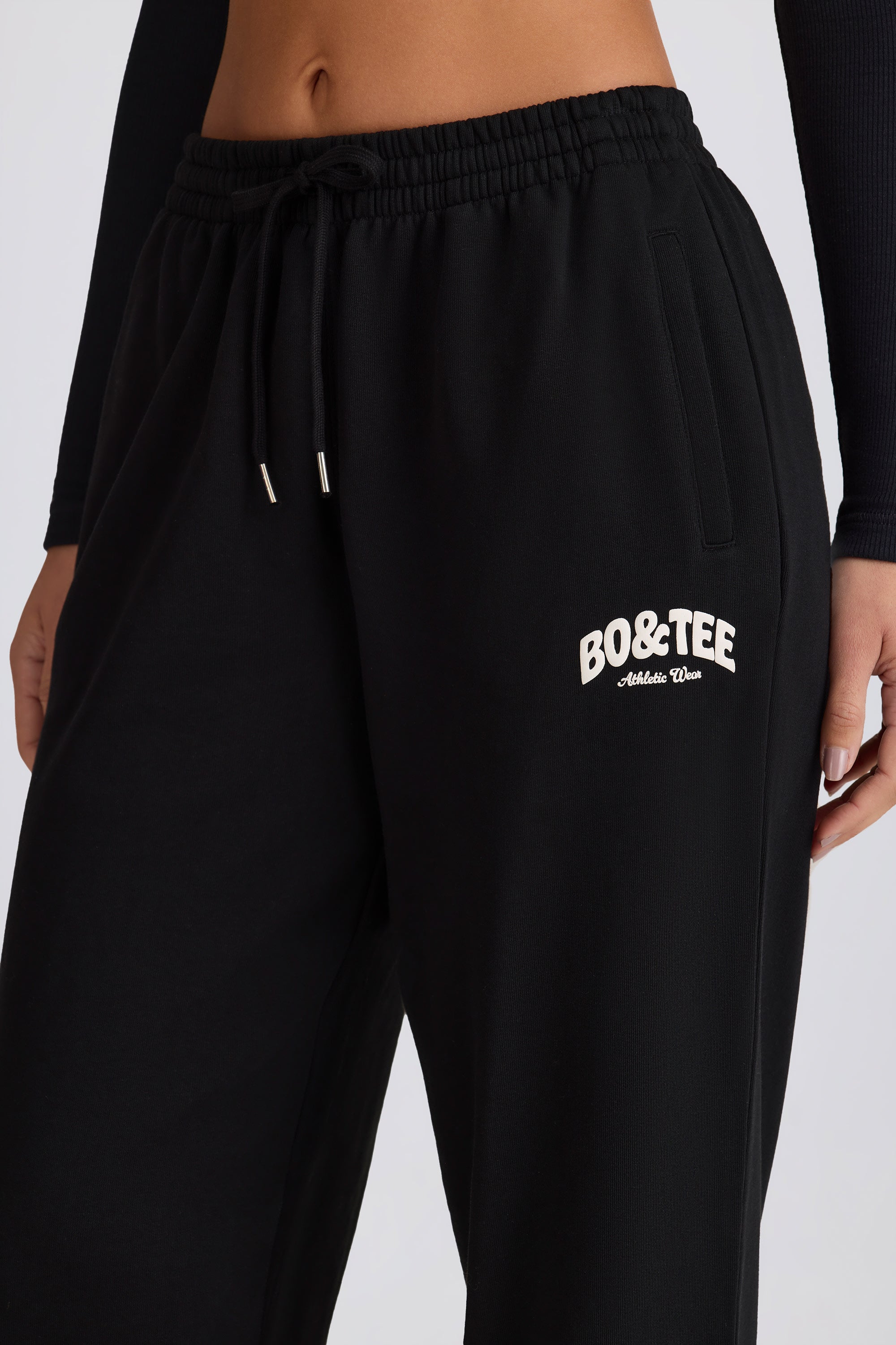 Mid-Rise Wide-Leg Joggers in Black